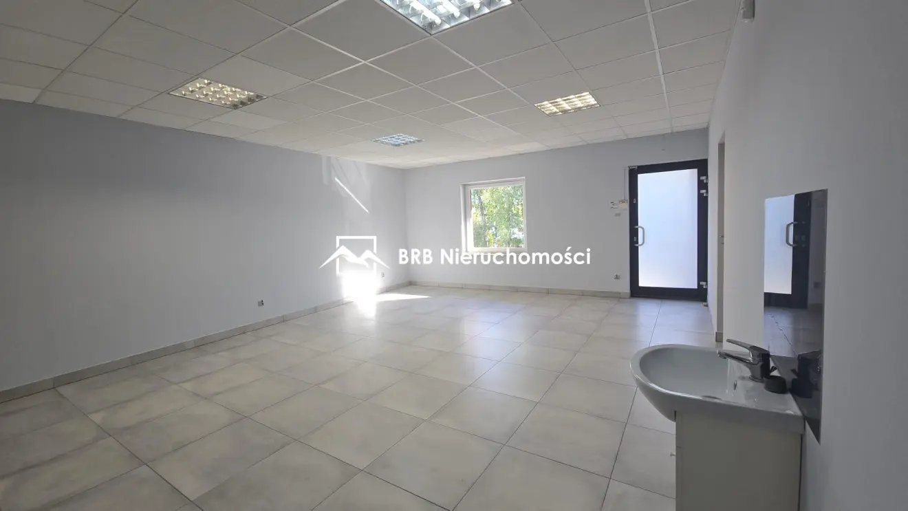 kujawsko-pomorskie, Włocławek, Wieniecka, Lokal usługowy 55m² przy ruchliwej ulicy – widoczność, jakiej szukasz!